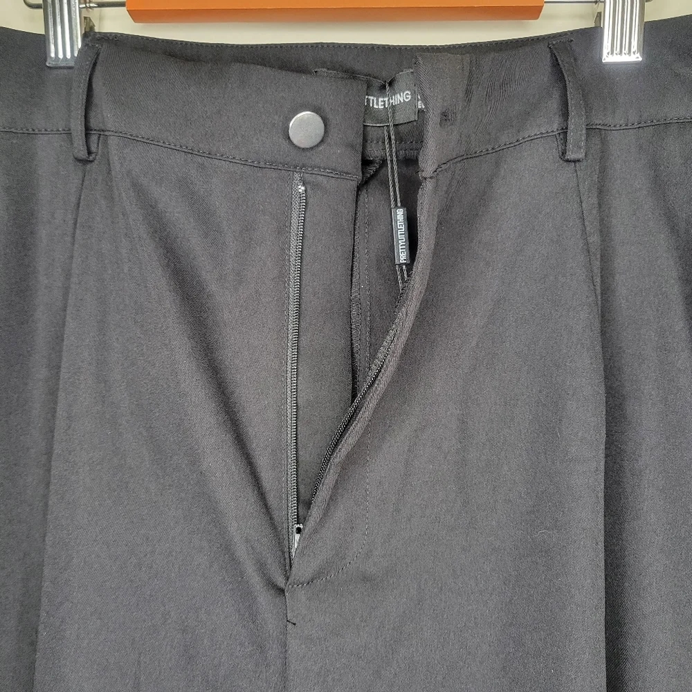 PrettyLittleThing Shape Black Buckle Detail Cargo Wide Leg Pants, Size 14 - Picture 10 of 16